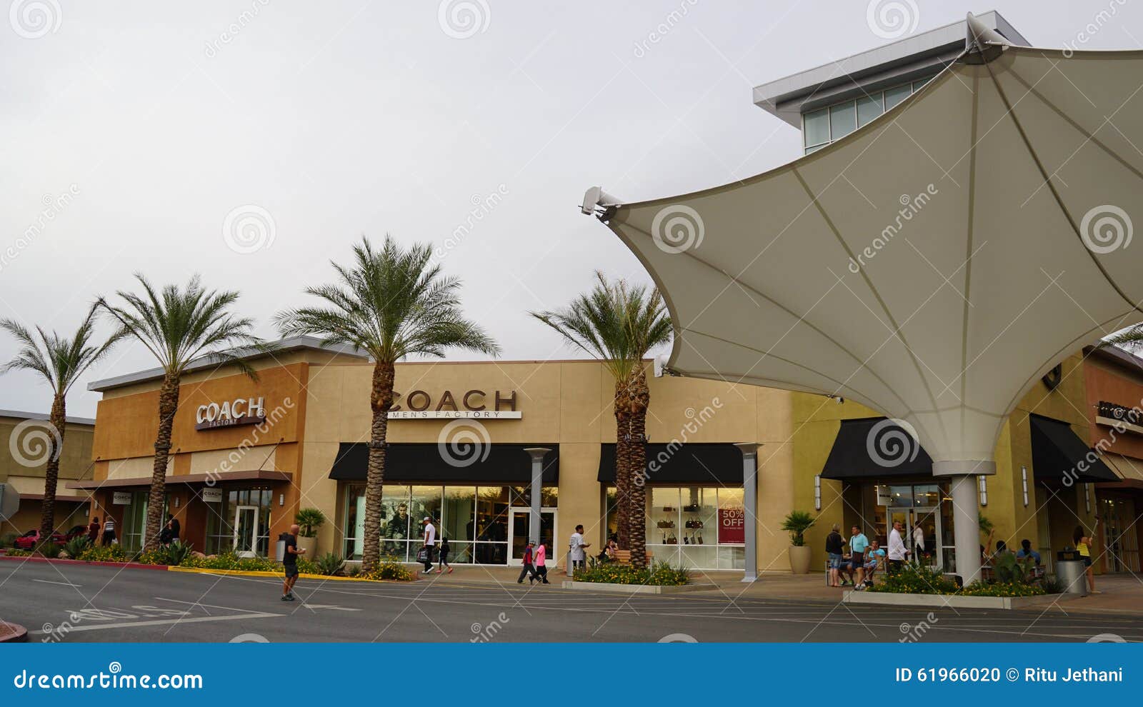 Las Vegas South Premium Outlets - Opening hours and location