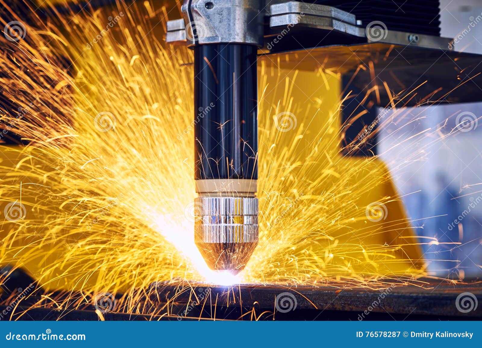 laser or plasma cutting metalworking with sparks