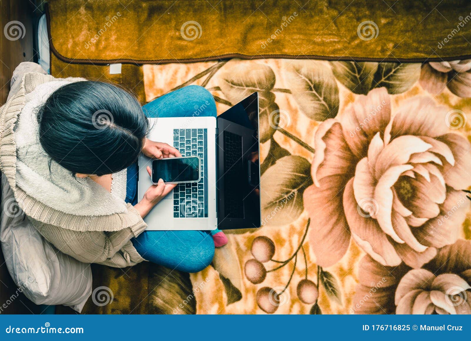 latin young woman working from home, teleworking