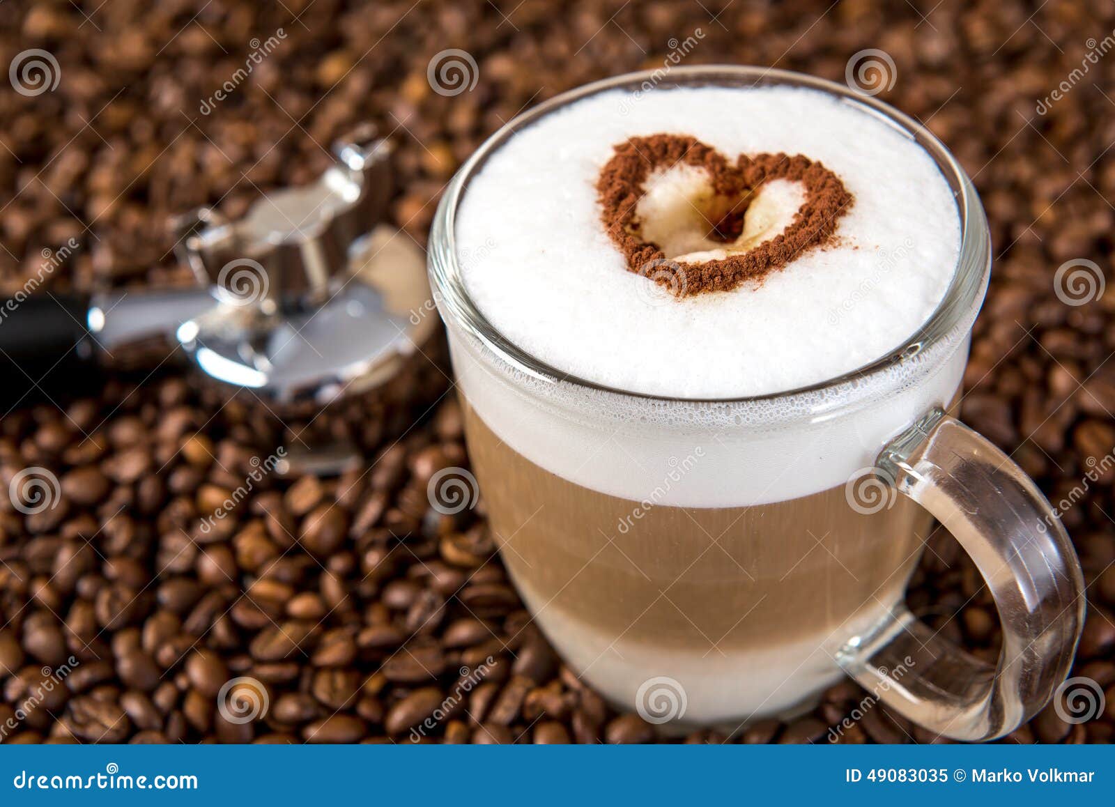 Latte Macchiato Mit Herzen Stockbild Bild Von Herzen