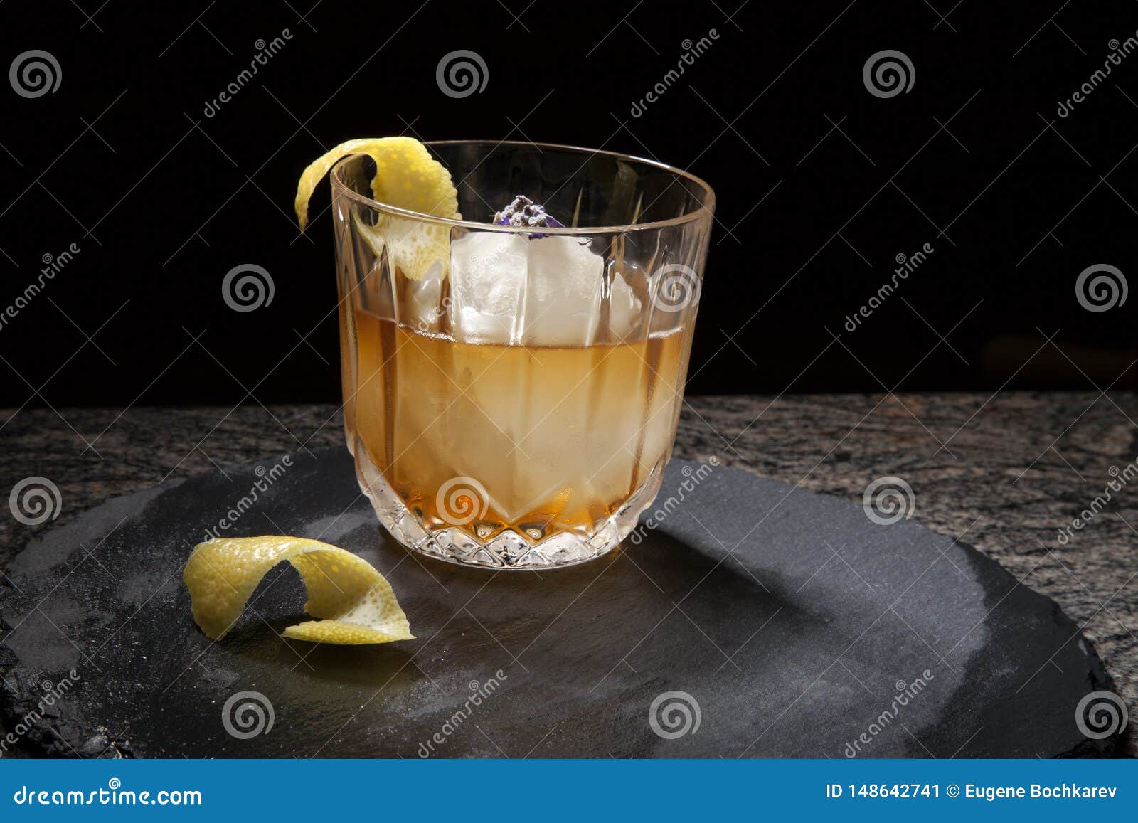 Lavender Collins Cocktail stock image. Image of cocktails 148642741