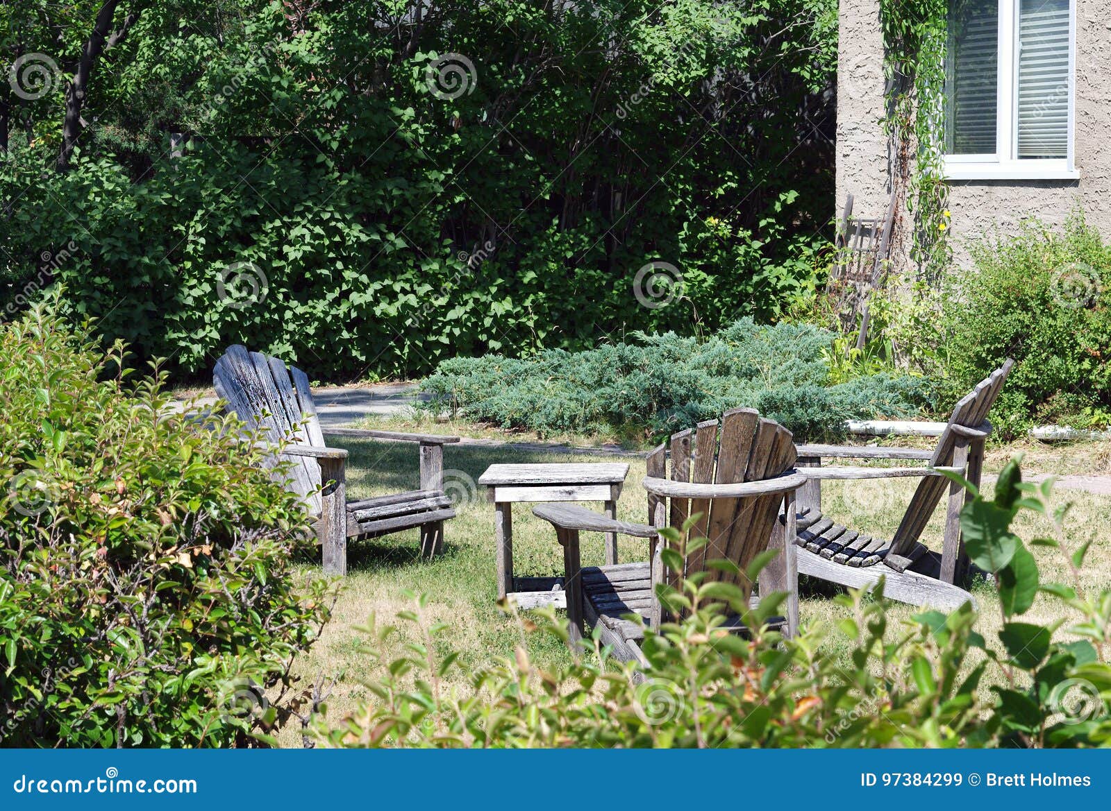 Lawn chairs in yard stock image. Image of grass, empty 97384299