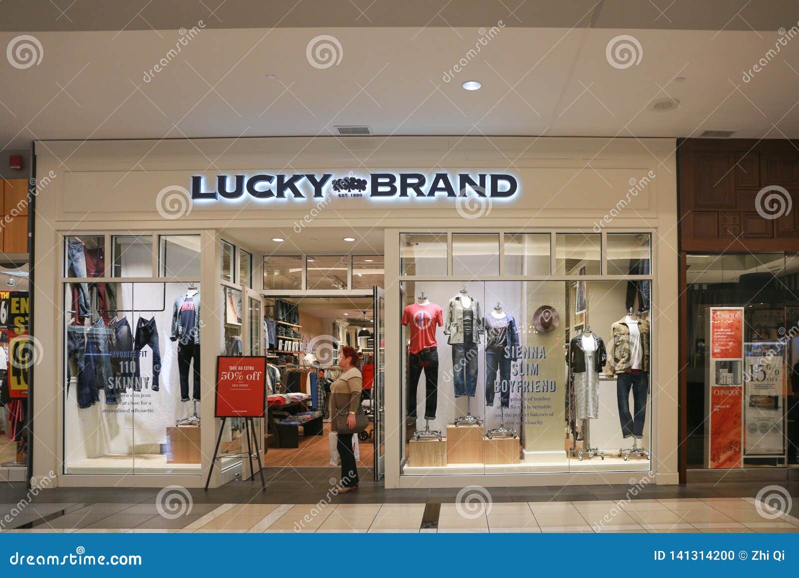 Lucky Brand store front editorial image. Image of fashion - 141314200