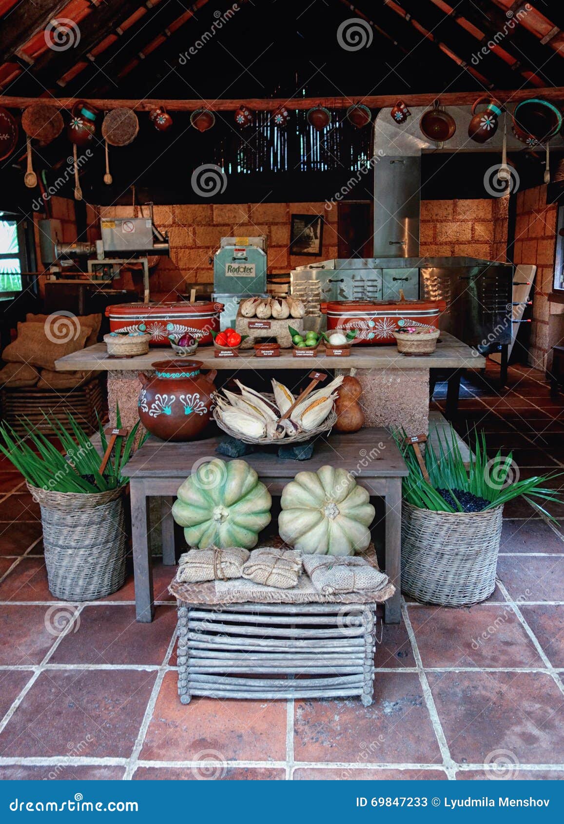 https://thumbs.dreamstime.com/z/layout-traditional-mexican-kitchen-cuisine-cooking-utensils-dishes-fruits-vegetables-69847233.jpg