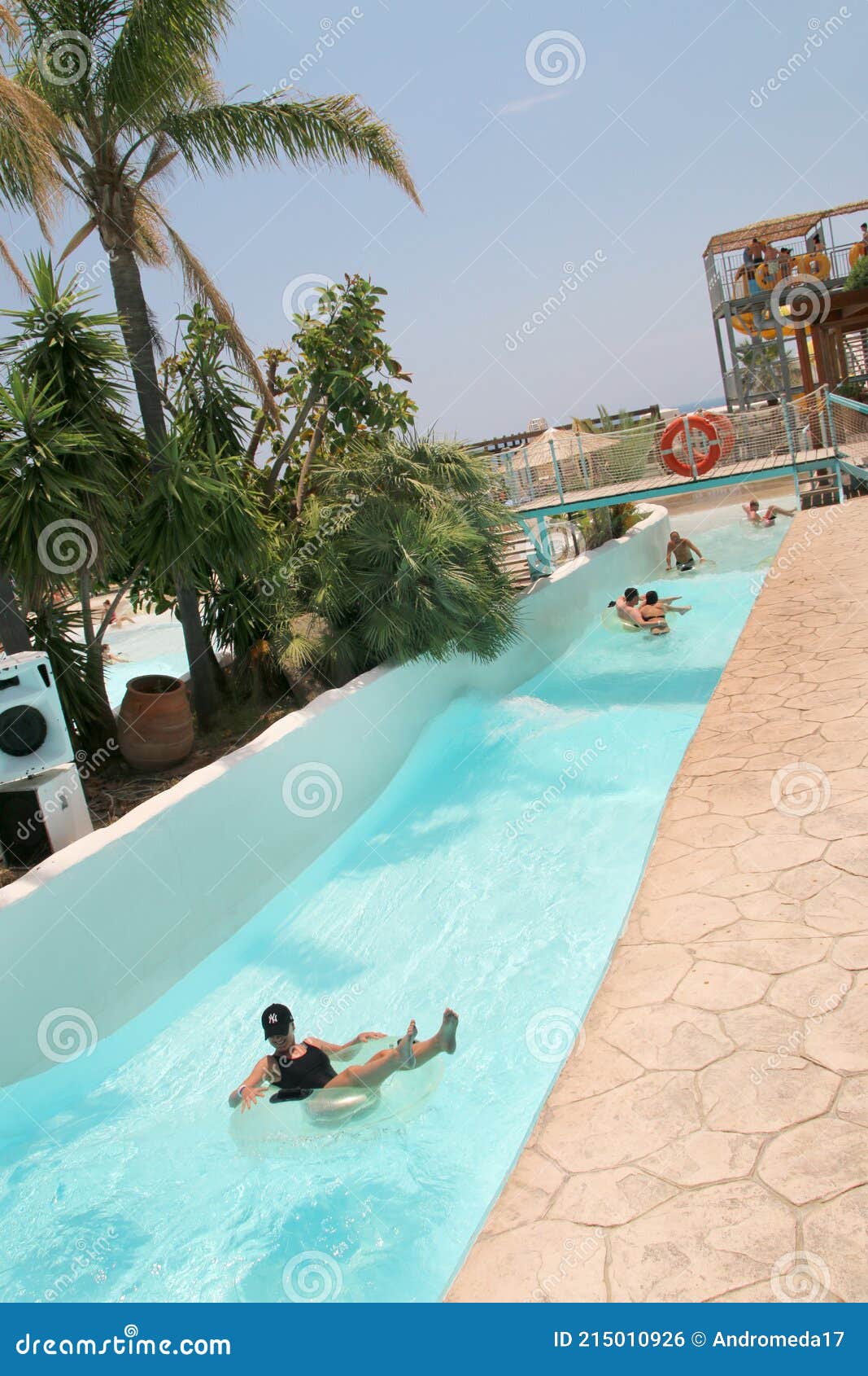 Lazy River at Mandalay Bay Hotel and Casino Resort Editorial Photography -  Image of vegas, travel: 25791367