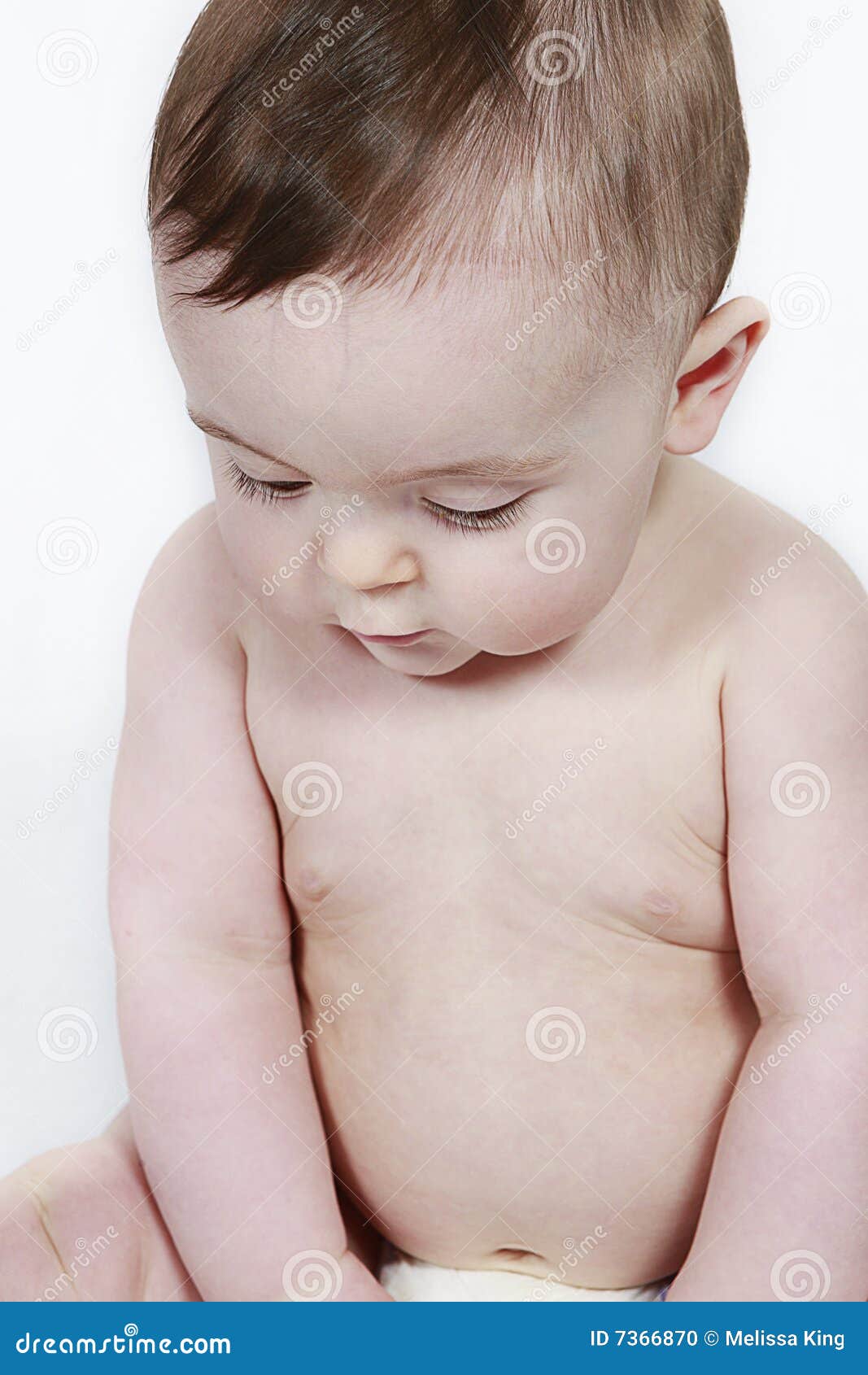 Le Bebe Regarde Vers Le Bas Photo Stock Image Du Charmer Expression