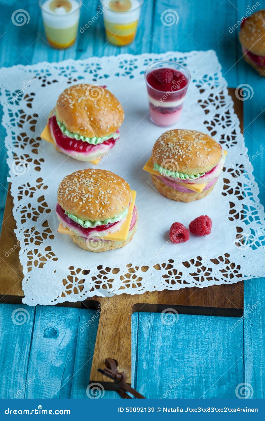 Le Bonbon Durcit Sous Forme D Hamburger Image Stock Image Du Chocolat Papier