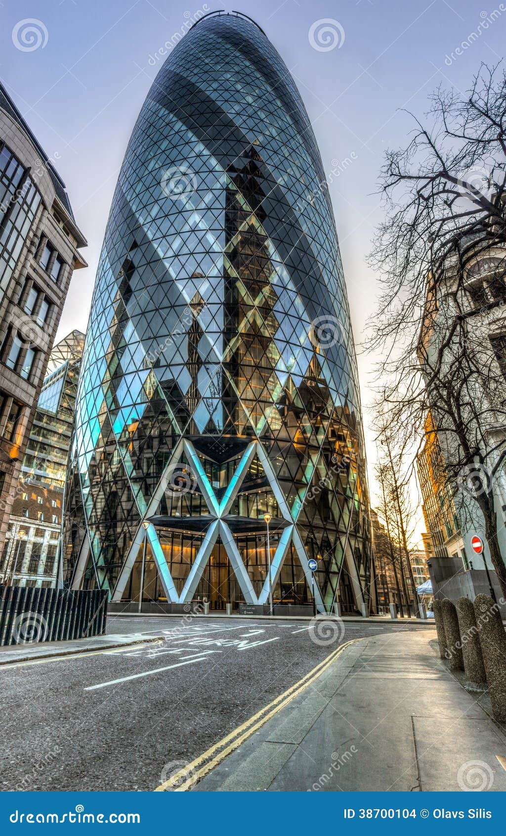 Le Bâtiment De Cornichon à Londres Photo stock Image du branchements