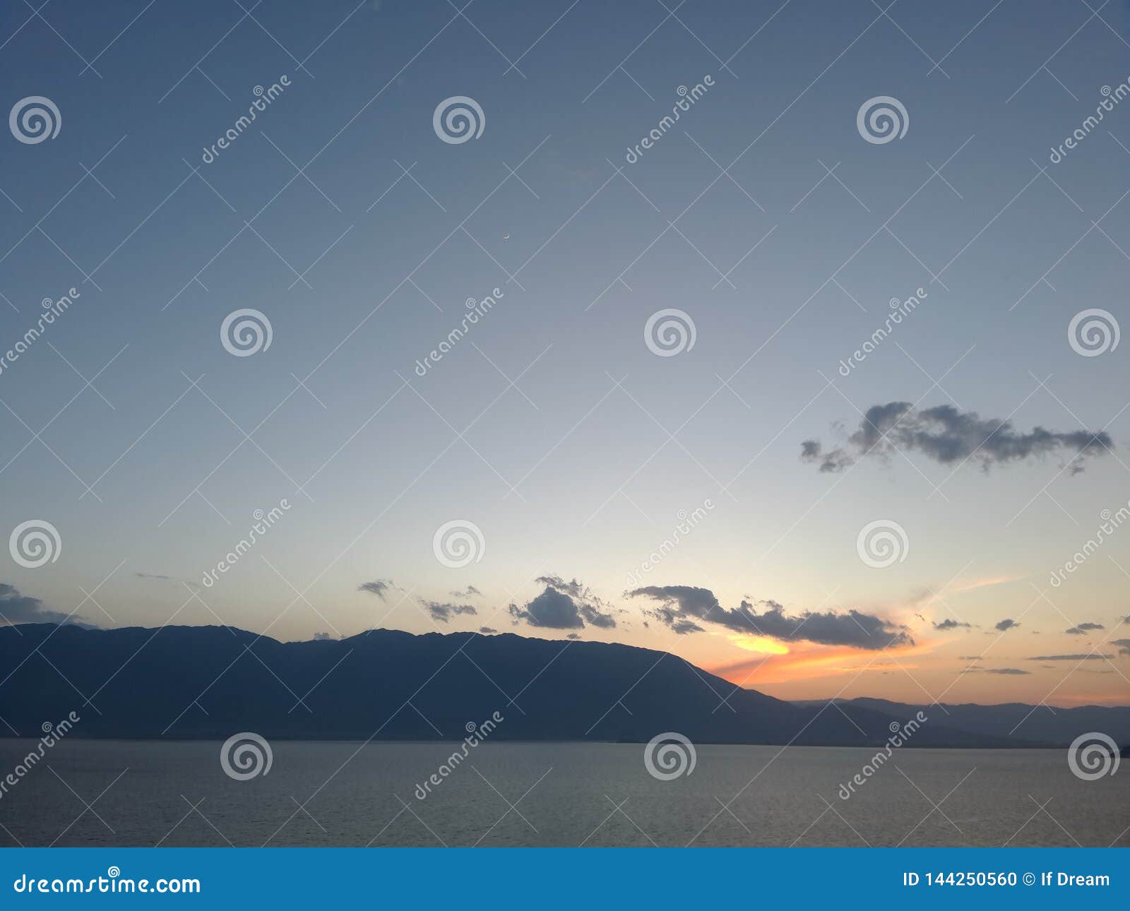 Le Ciel De Coucher Du Soleil Le Plus Beau Photo Stock