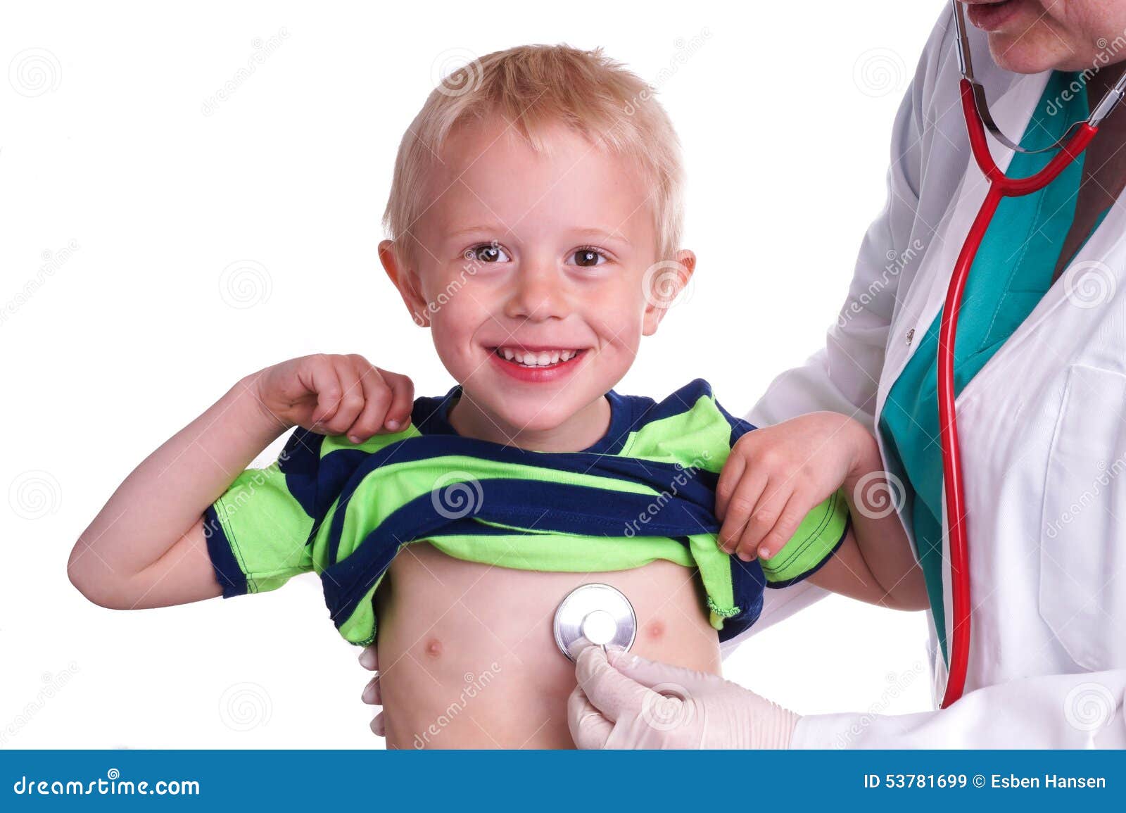 Le Docteur Examine Un Enfant En Bas âge Photo stock - Image du