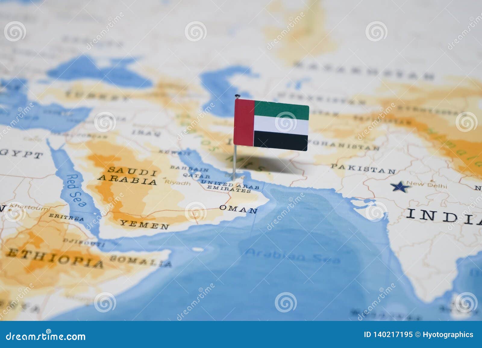 Le Drapeau Des Emirats Arabes Unis Dans La Carte Du Monde