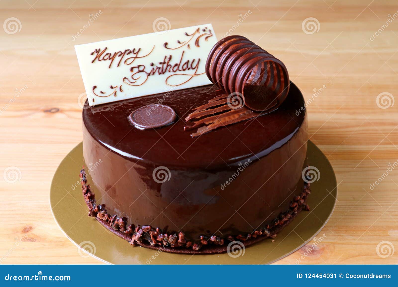 Le Gateau D Anniversaire De Mousse De Chocolat A Complete Avec La Carte De Voeux Blanche De Chocolat Image Stock Image Du Gateau Mousse Le Gateau D Anniversaire De Mousse De Chocolat A Complete Avec La Carte De Voeux Blanche De Chocolat Image Stock Image Du Gateau Mousse