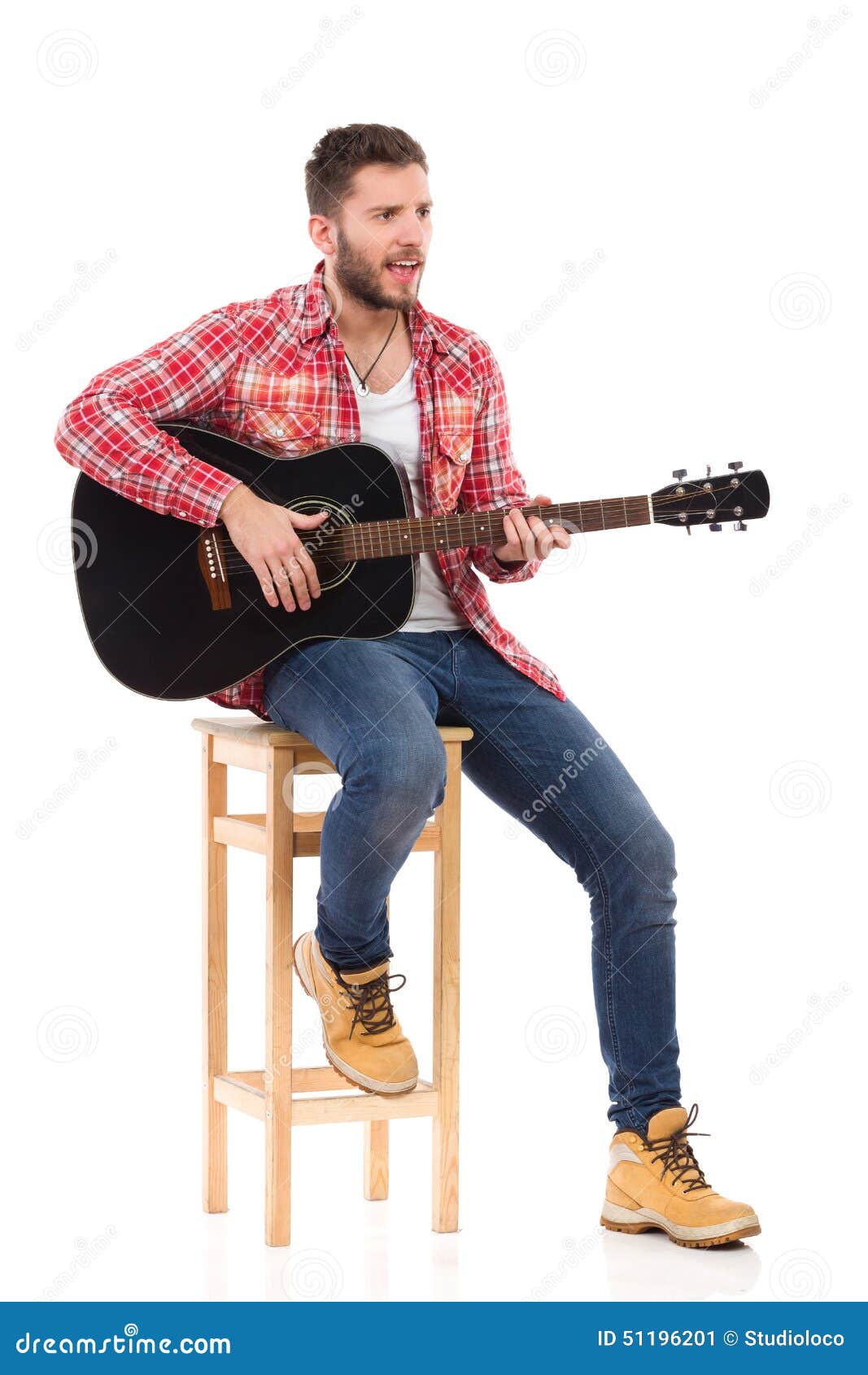 Le Guitariste Sur Une Chaise Image stock - Image du adulte, saisir: 51196201