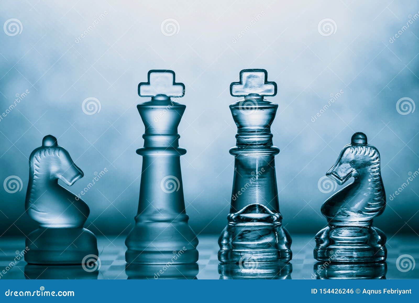 Focus Choisi Par Conception De Plan D'action Ludique De Stratégie De  Recueil Sur La Table De Jeux De Société Photo stock - Image du heureux,  activité: 180811032