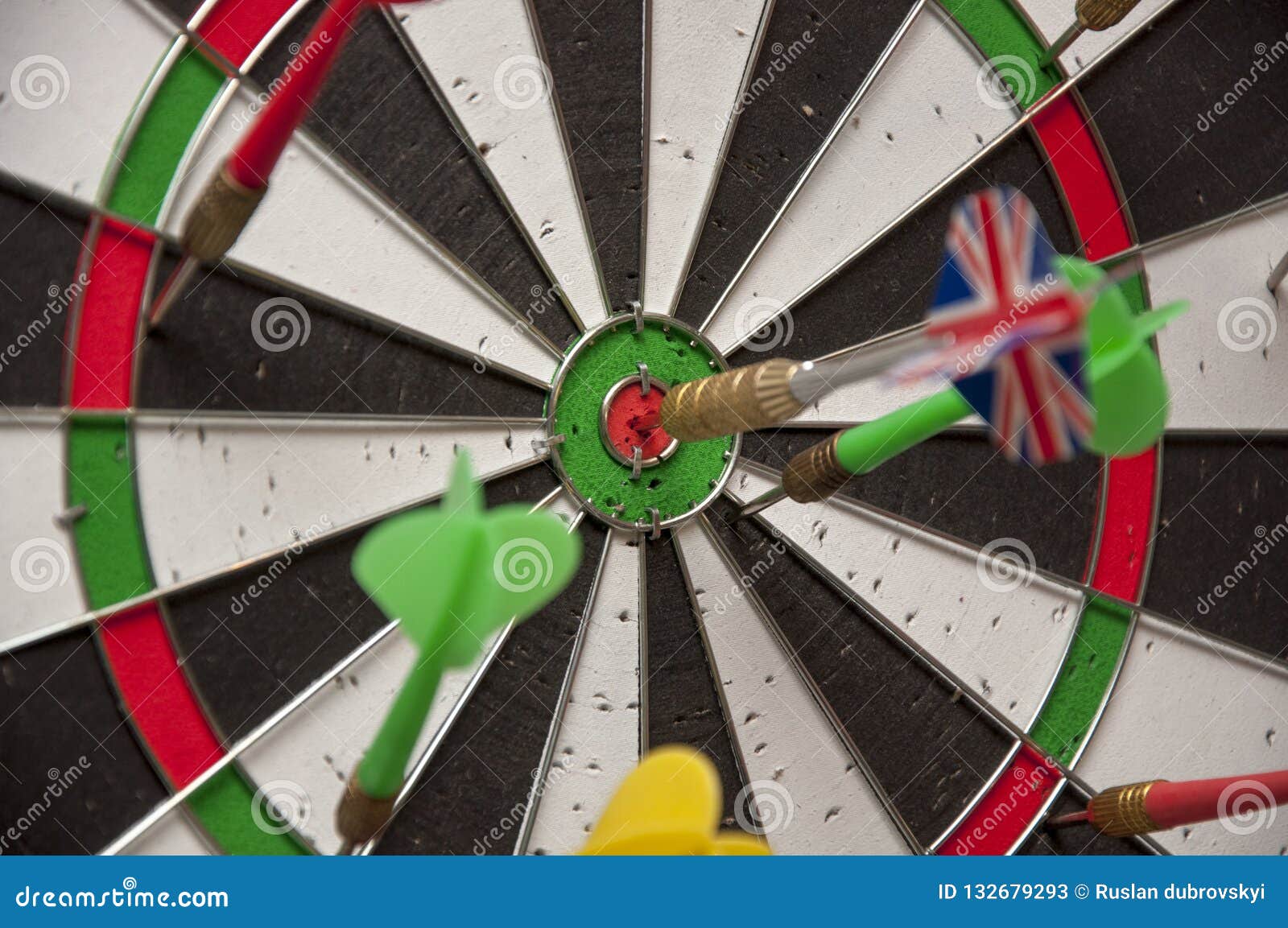 Le Jeu Du Plan Rapproche De Dards Image Stock Image Du Rapproche Dards 132679293