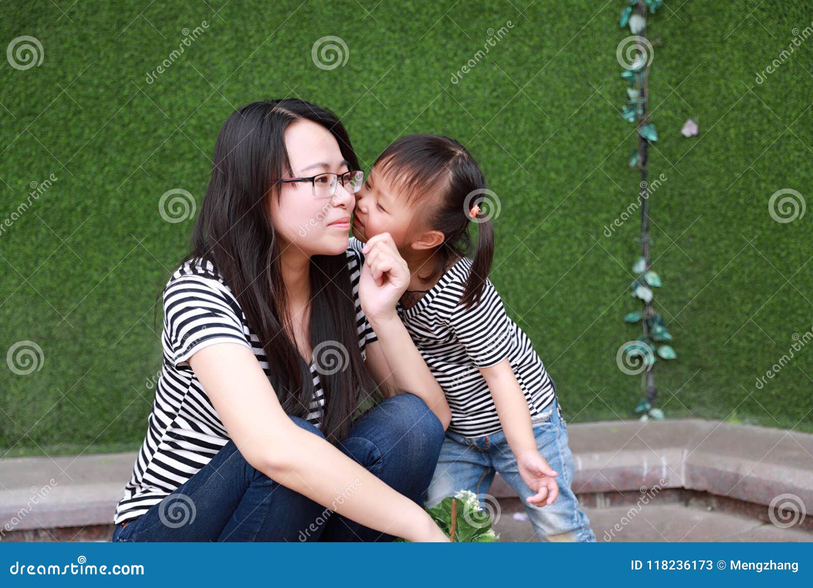 Jeune Fille Baise Avec Papa