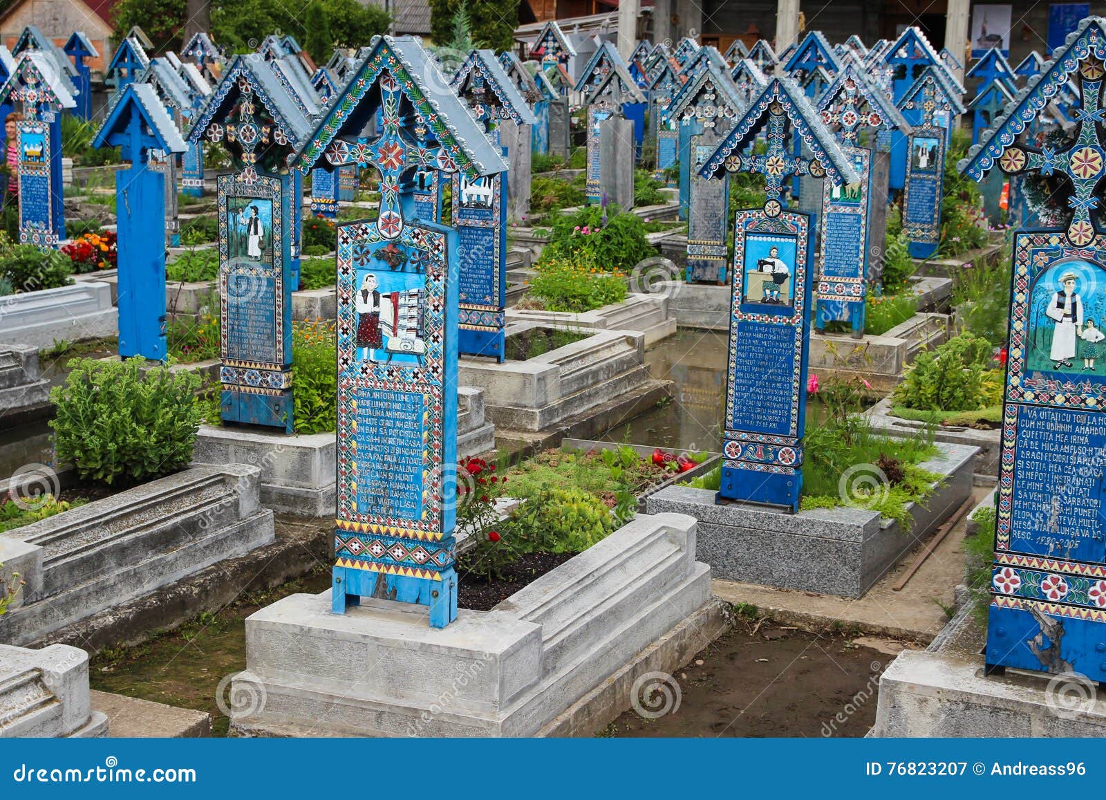 Le Joyeux Cimetiere Dans Sapanta Roumanie Photographie Editorial Image Du Ouvert Tombe 7637 Le Joyeux Cimetiere Dans Sapanta Roumanie Photographie Editorial Image Du Ouvert Tombe 7637