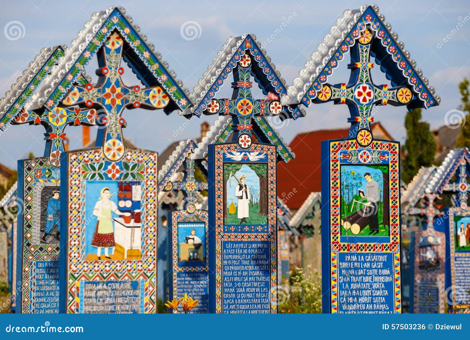 Un cimetière très coloré  Le-joyeux-cimeti%C3%A8re-de-sapanta-maramures-roumanie-57503236