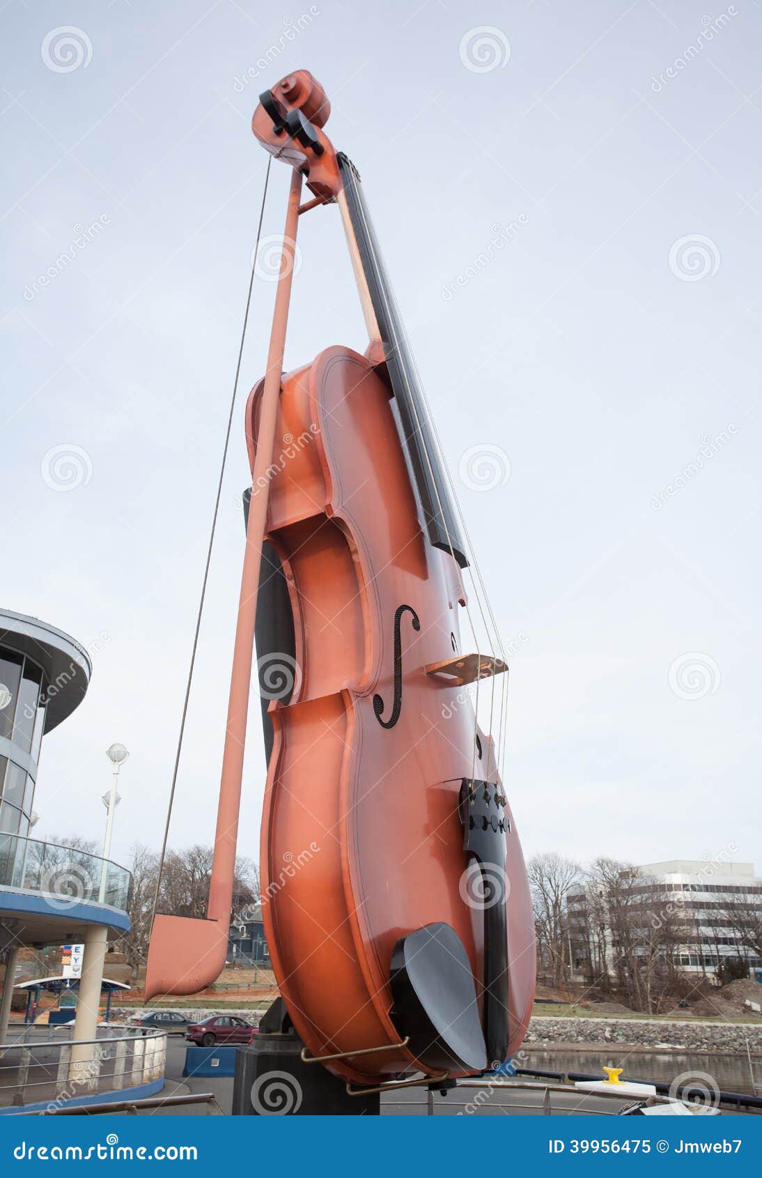 Le Plus Grand Violon Des Mondes Image éditorial Image 39956475