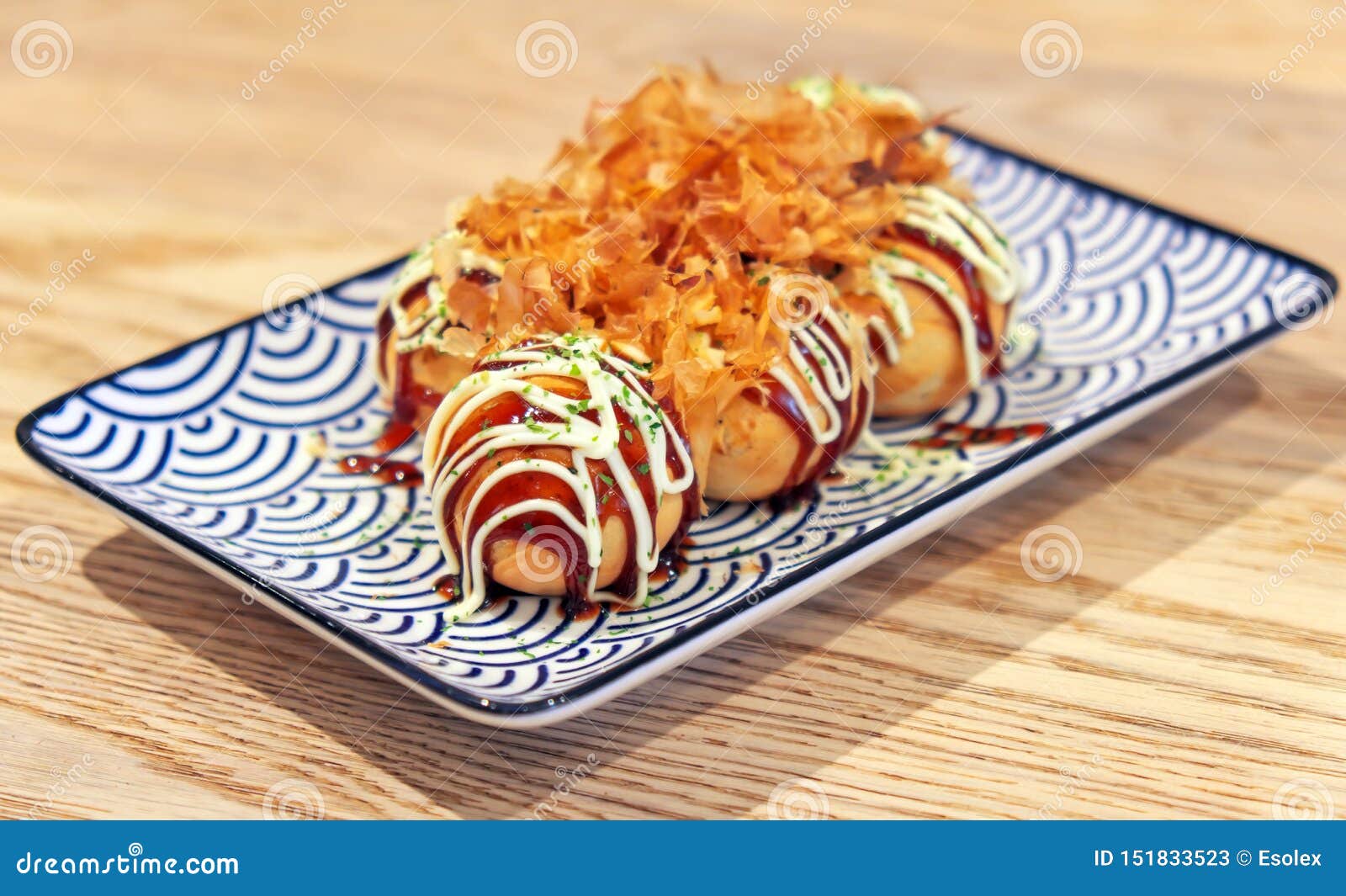 Le Takoyaki Est Un Snack Japonais En Forme De Boule Fait D'une