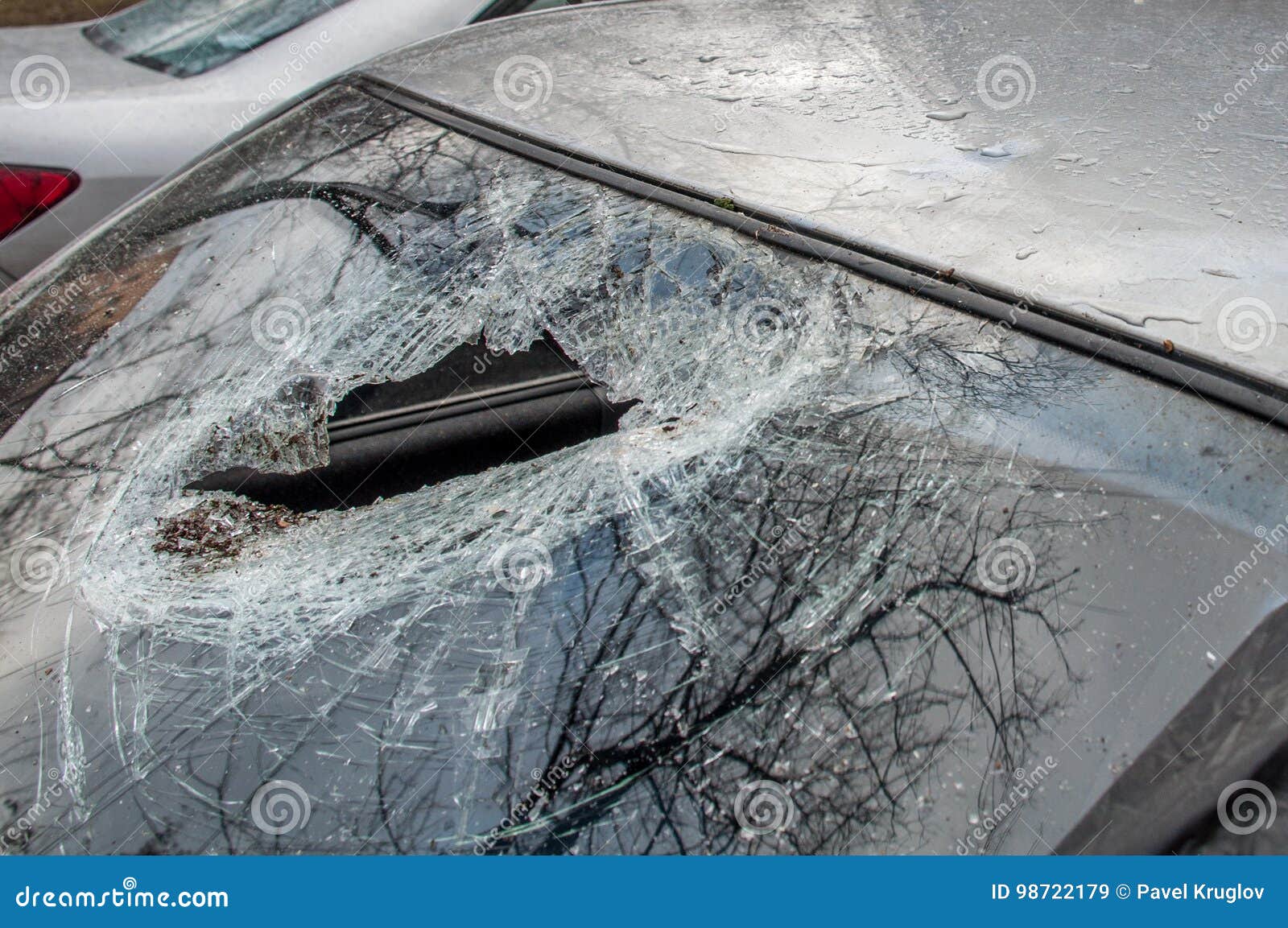 Pare-brise Cassé Sur La Voiture Photo stock - Image du glace