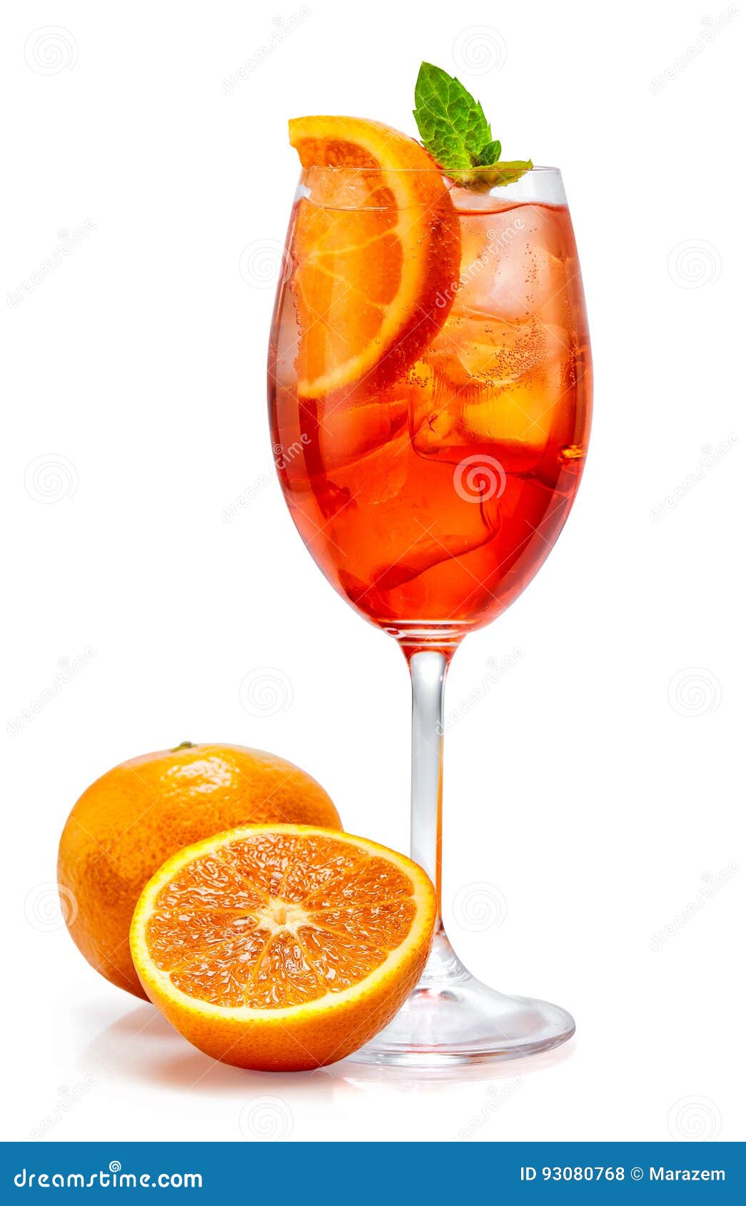 Le Verre D'aperol Spritz Le Cocktail Photo stock - Image du part, mélange:  93080768