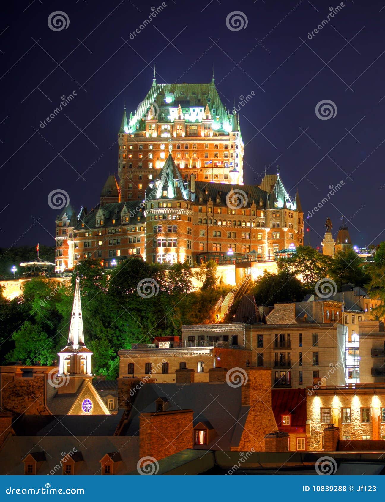 LAuberge Du Vieux Bicois Québec Canada Le vieux Québec photo stock. Image du amérique, quebec - 10839288