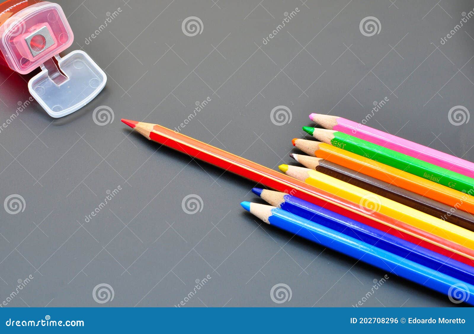 leadership makes differences shown by color pencils