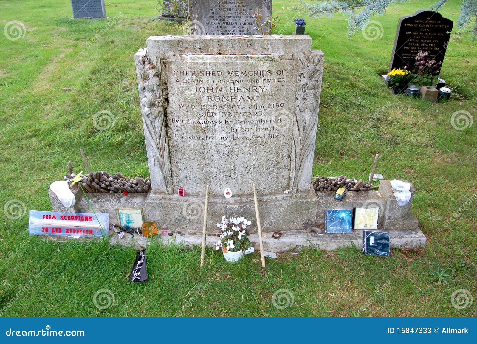 Led Zeppelin John Bonham?s Grave Redactionele Stock Foto Image of