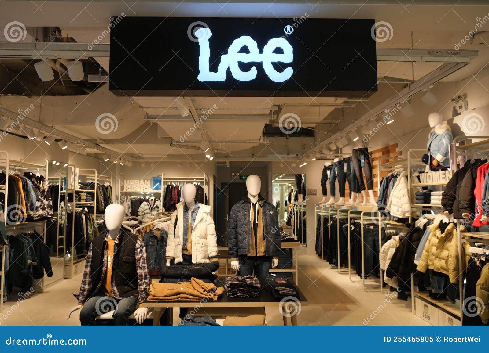 Lee Clothing Store and Brand Sign Editorial Image - Image of clothes ...