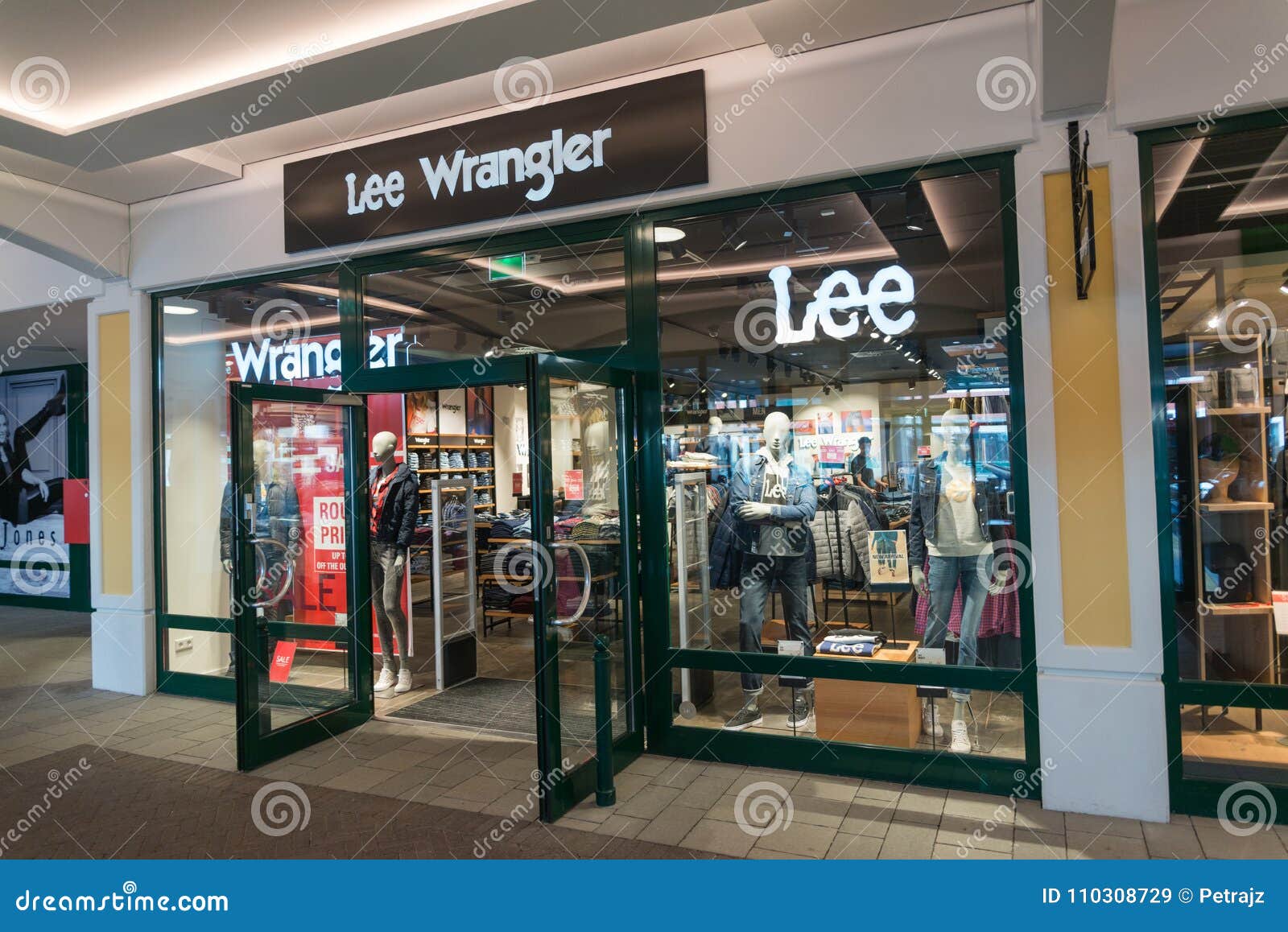 Lee Cooper and Wrangler Store in Parndorf, Austria. Editorial Stock Image -  Image of boutique, architecture: 110308729