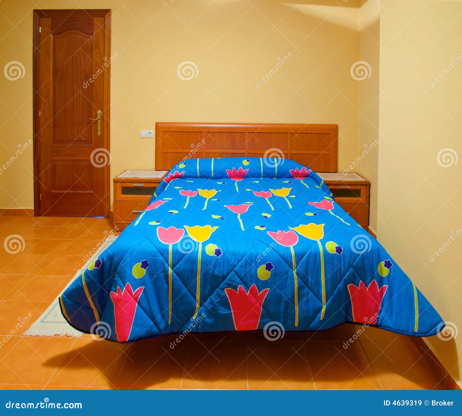 Leeres Bett Stockbild Bild Von Bequemlichkeit Unterkunft 4639319