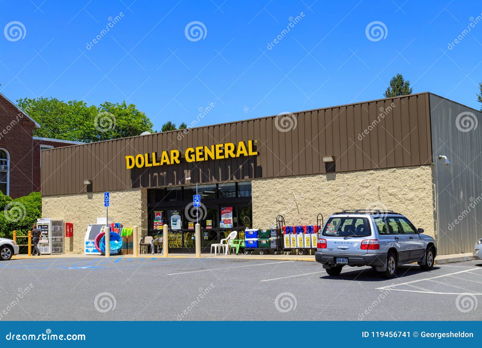 A shopping cart full of clothing items at a Nordstrom Rack Stock Photo -  Alamy