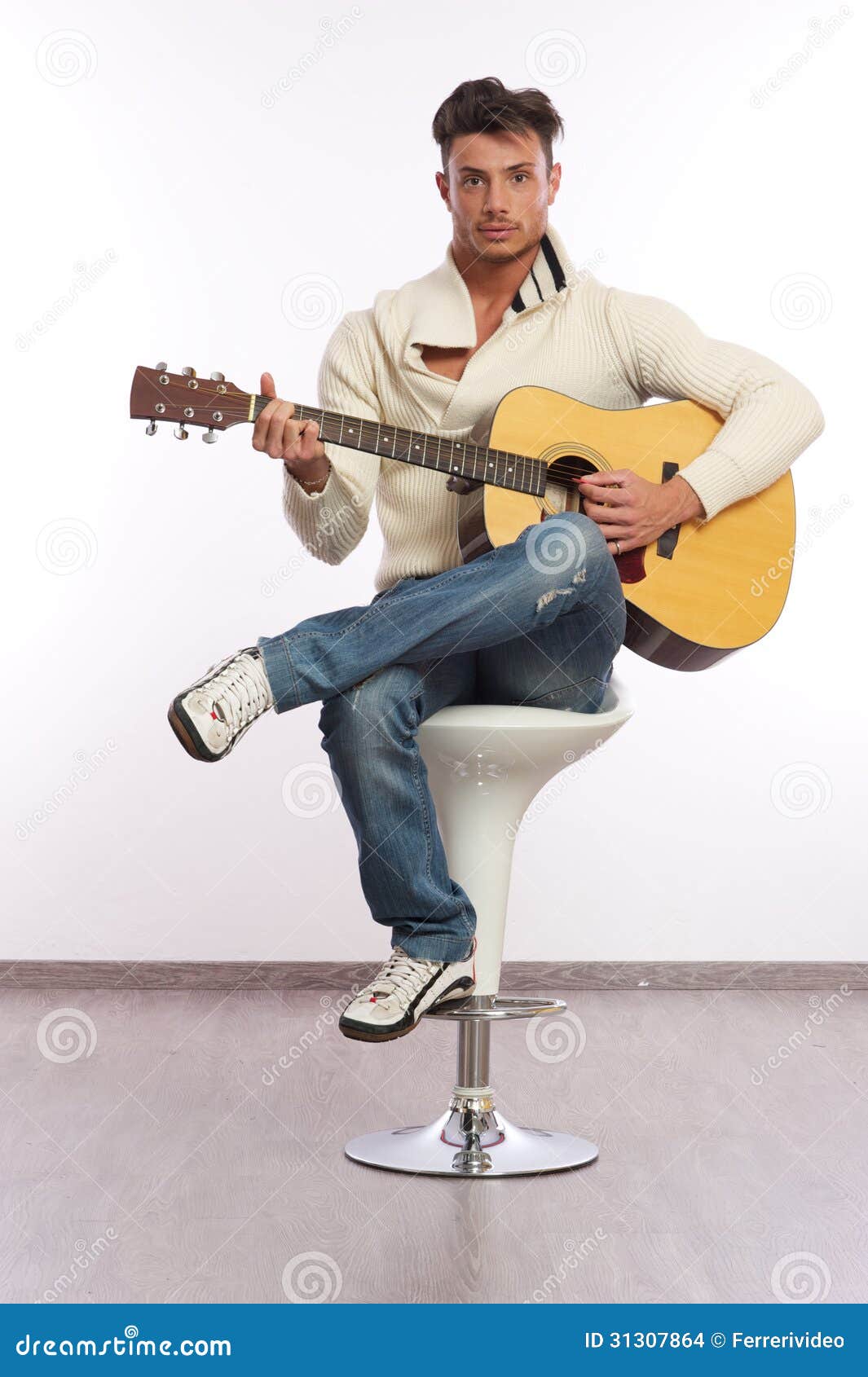lefty guitar player