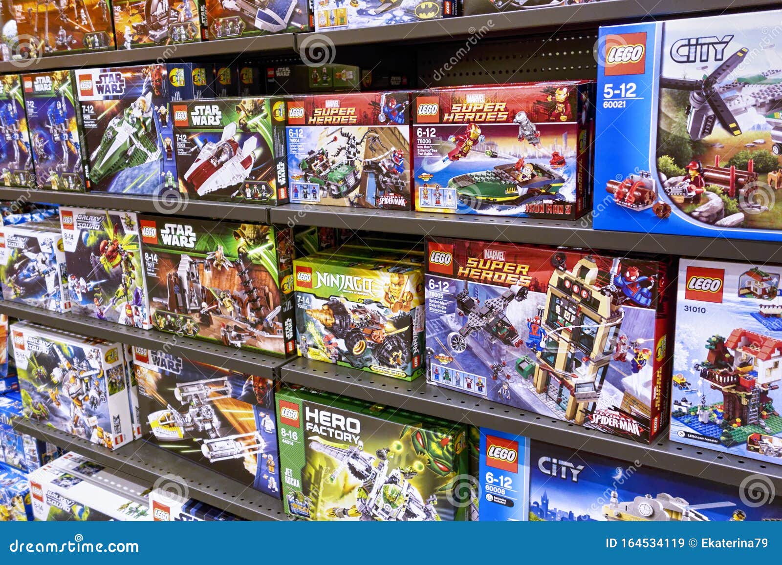 Lego boxes on shelves editorial stock image. Image of star 164534119