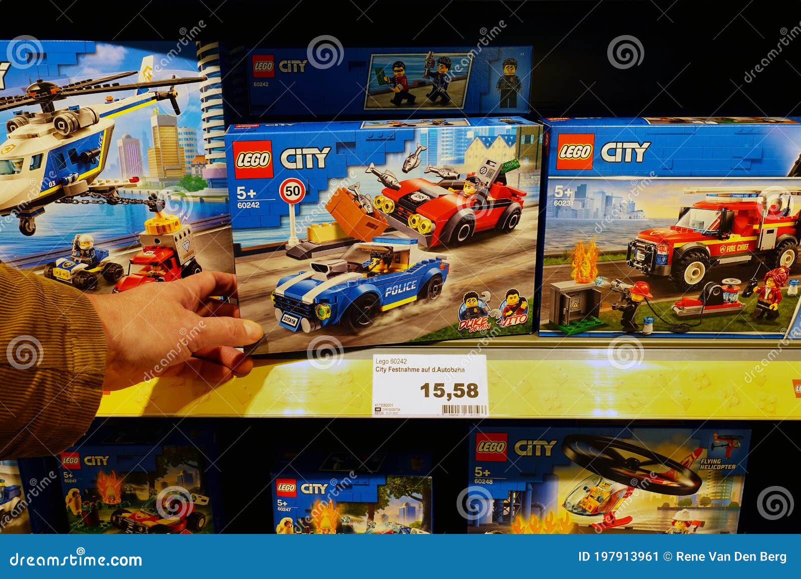 Lego City Boxes In A Toy Store Editorial Photo - Image Of Corporation,  Figures: 197913961