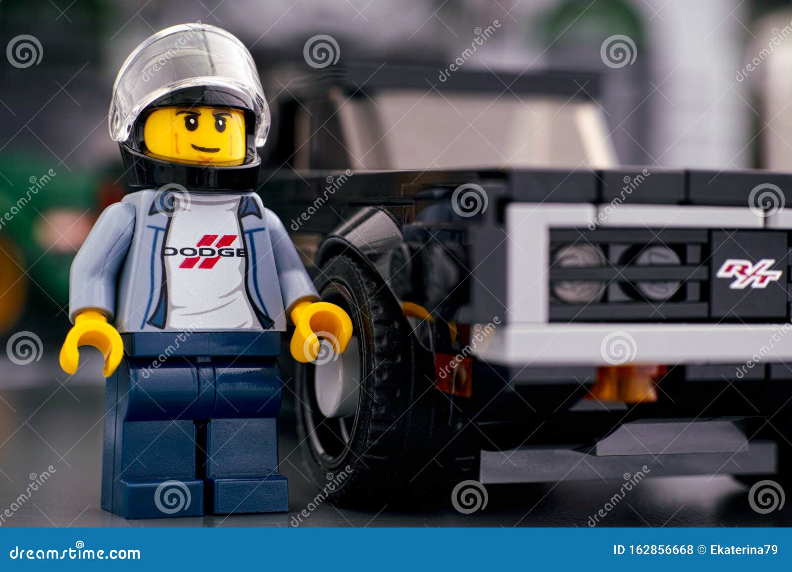 Lego 1970 Dodge Charger R/T Driver Minifigure by LEGO Speed Champions ...