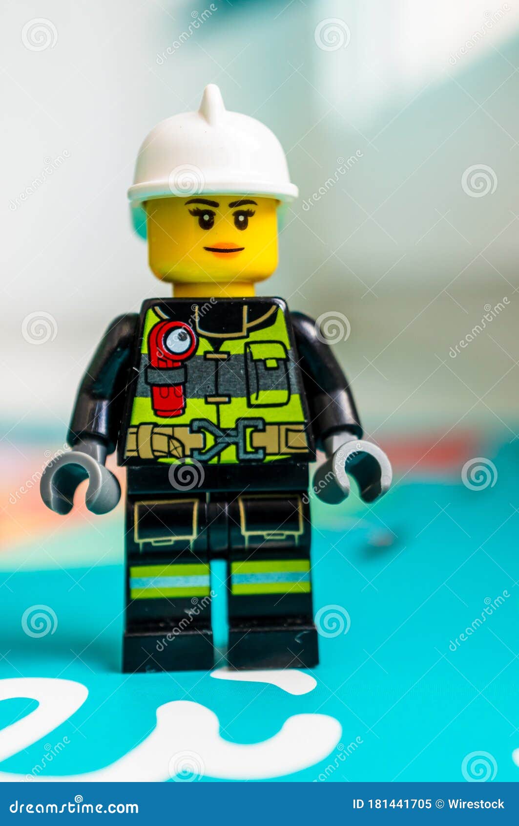 Lego Femmina Di Vigile Del Fuoco. Immagine Editoriale - Immagine