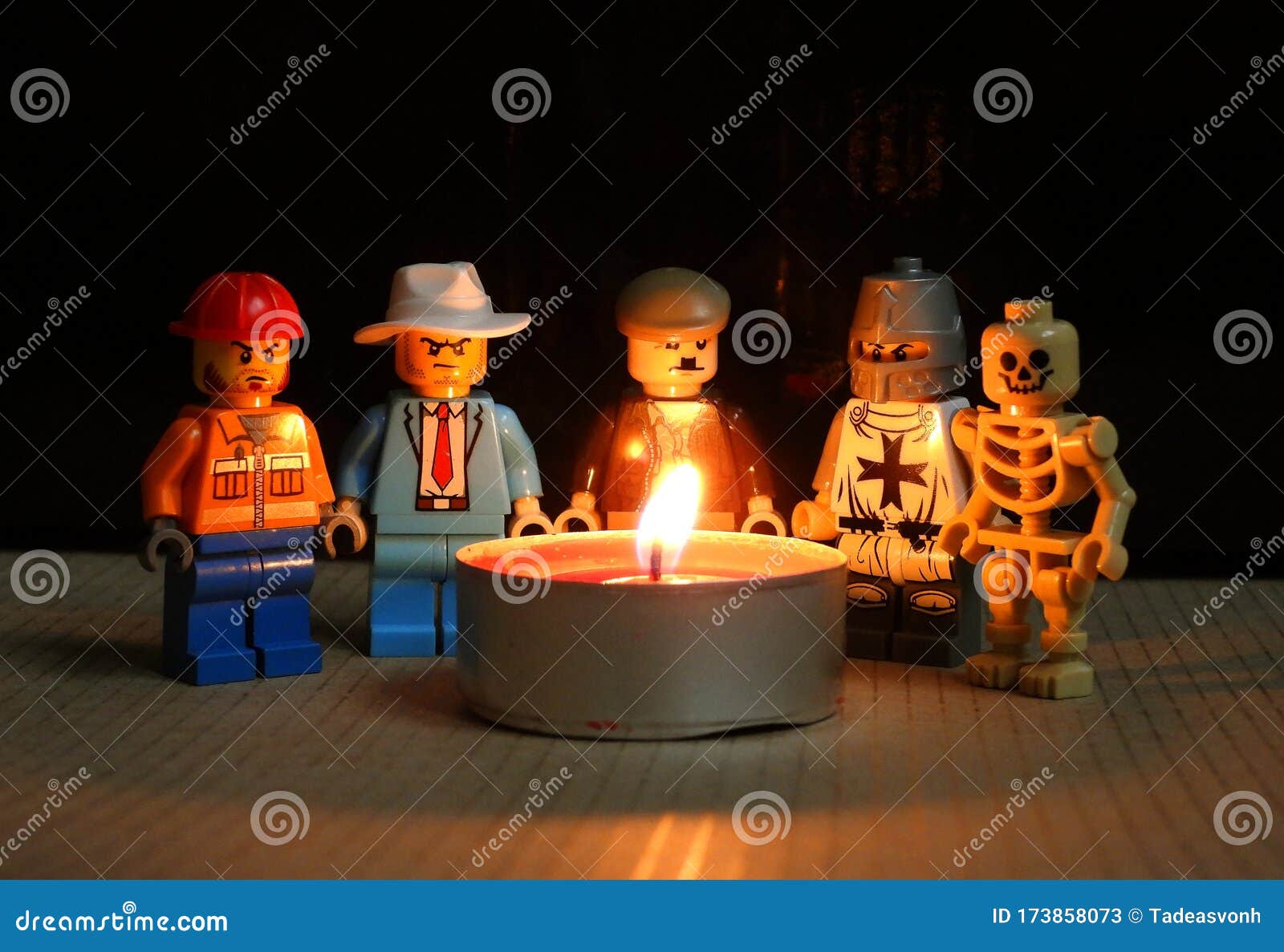 frygt neutral bunker LEGO Figures Remember Their Creator Editorial Stock Photo - Image of legos,  minifigs: 173858073