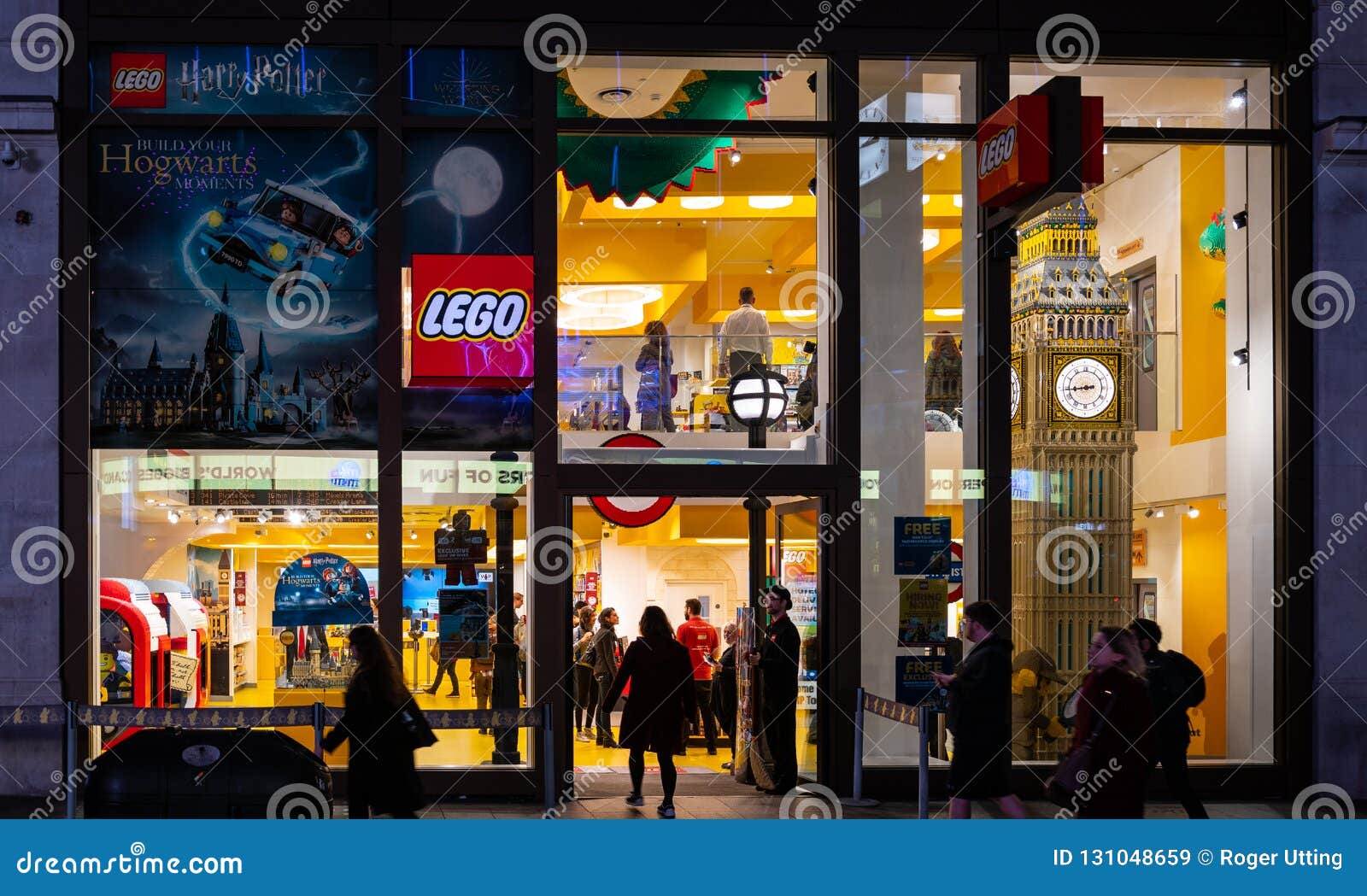 insekt Indgang Utilgængelig Lego Store London editorial stock image. Image of commercial - 131048659