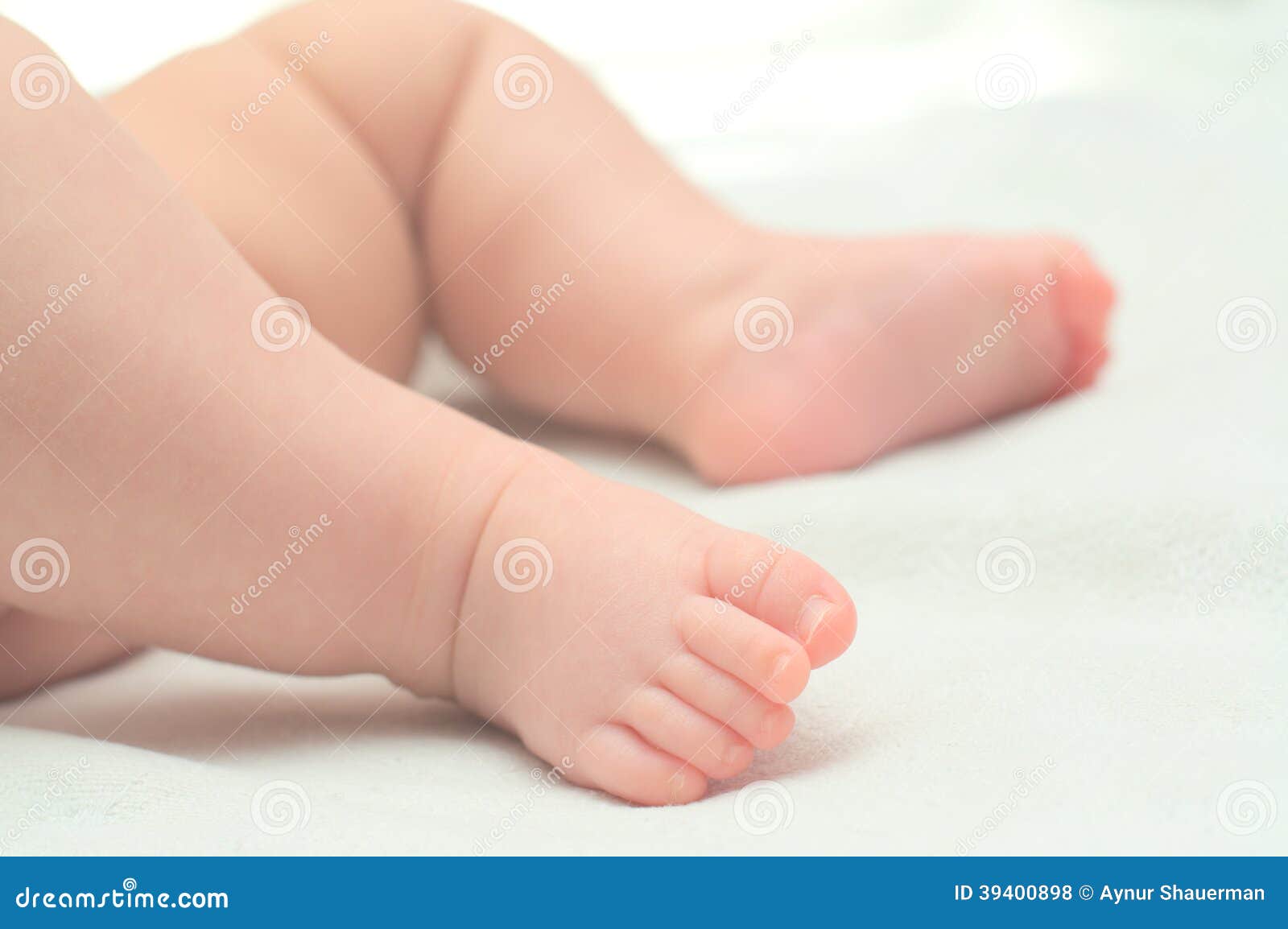 Legs of newborn baby stock photo. Image of innocent, pretty 39400898