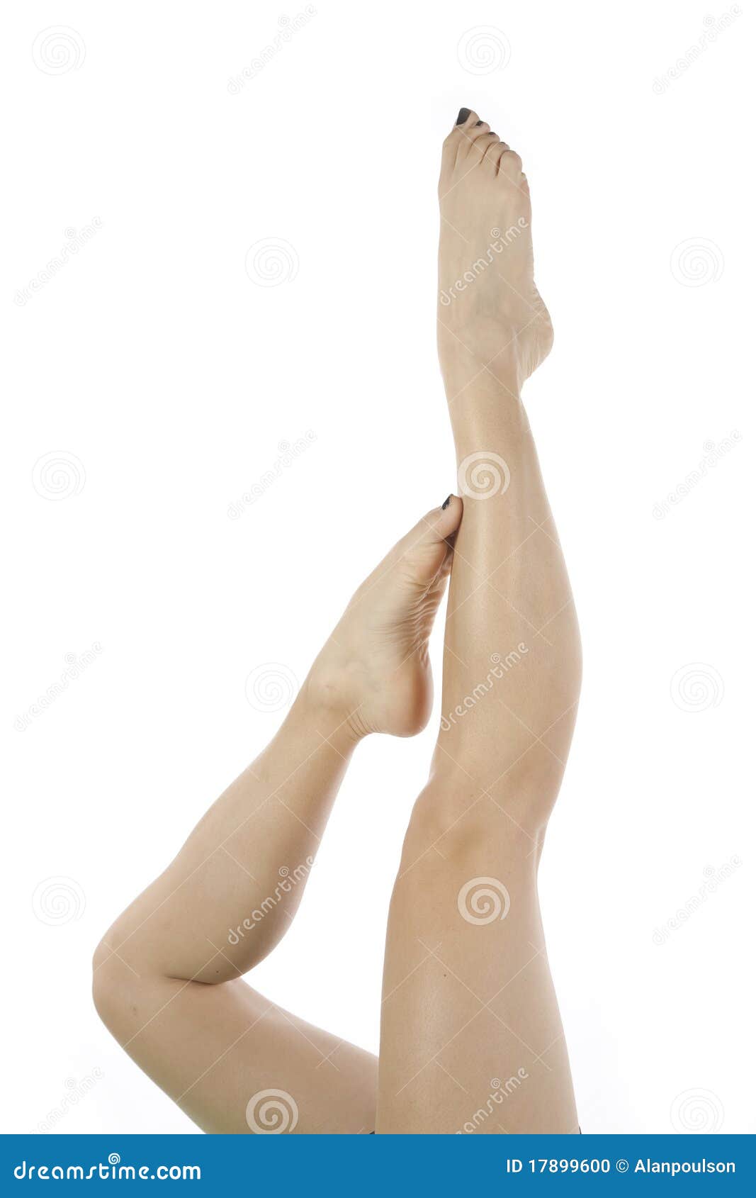 legs-toes-pointed-woman-17899600.jpg