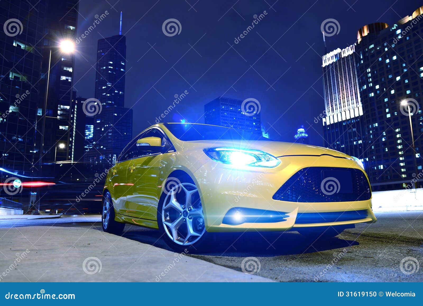 Leistungs Gelbes Auto Stockfoto Bild Von Auto Gelbes