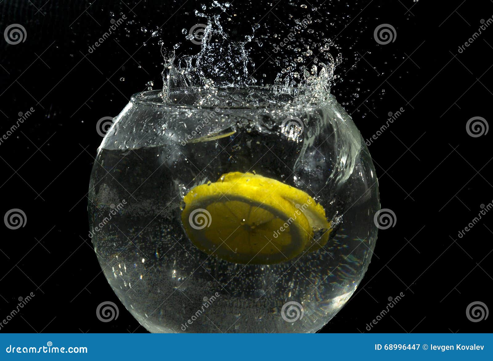 Lemon Falling in an Aquarium Stock Image Image of lemon, aquarium