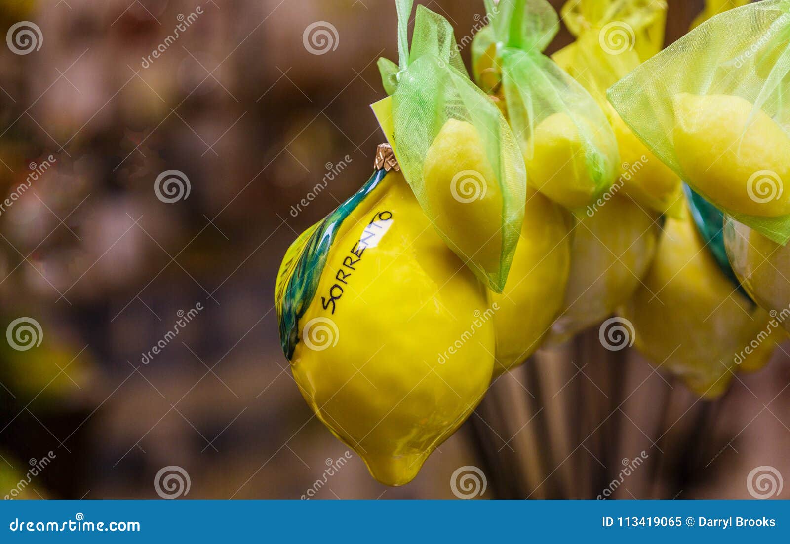 Lemons in Sorrento stock image. Image of bunch, lemon - 113419065