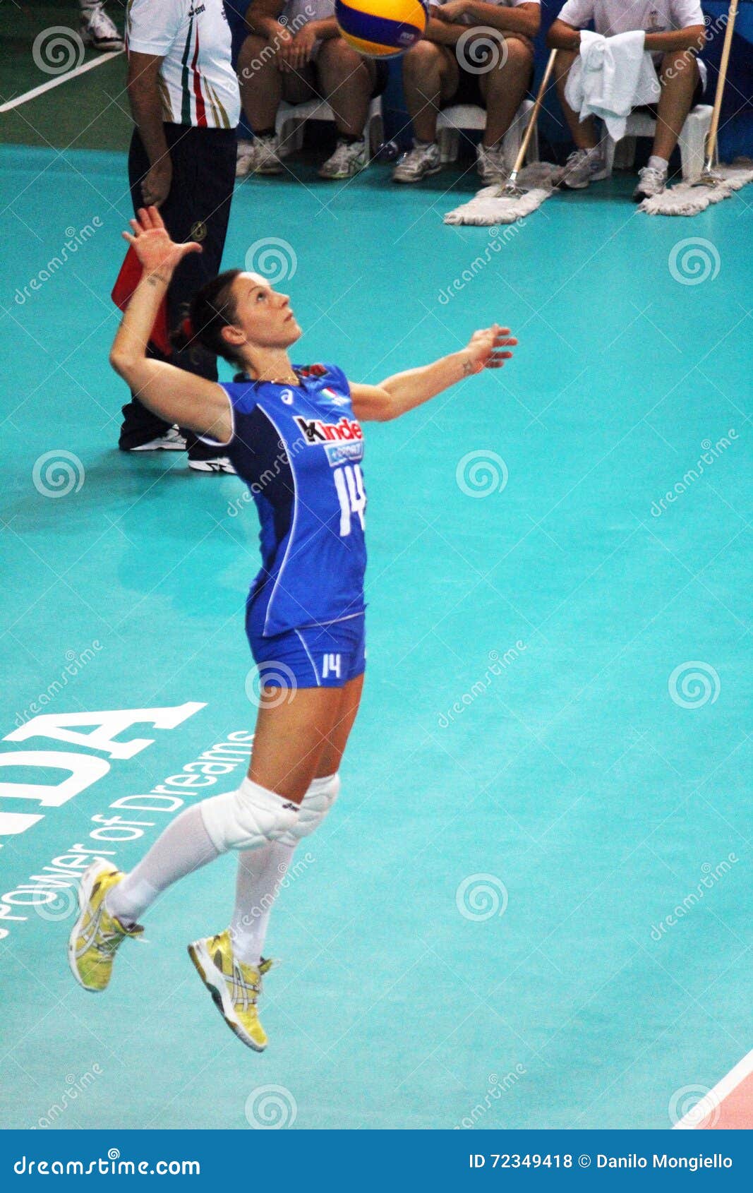 Leo lo bianco editorial stock photo. Image of girl, volley 72349418