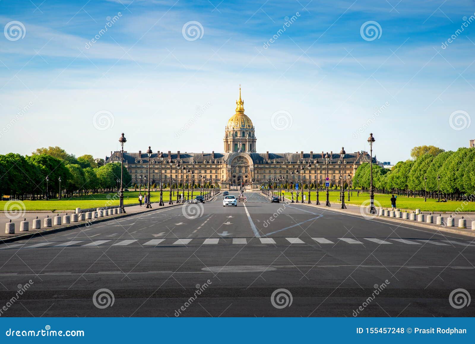 les invalides national residence of the invalids - complex of museums and monuments in paris, france