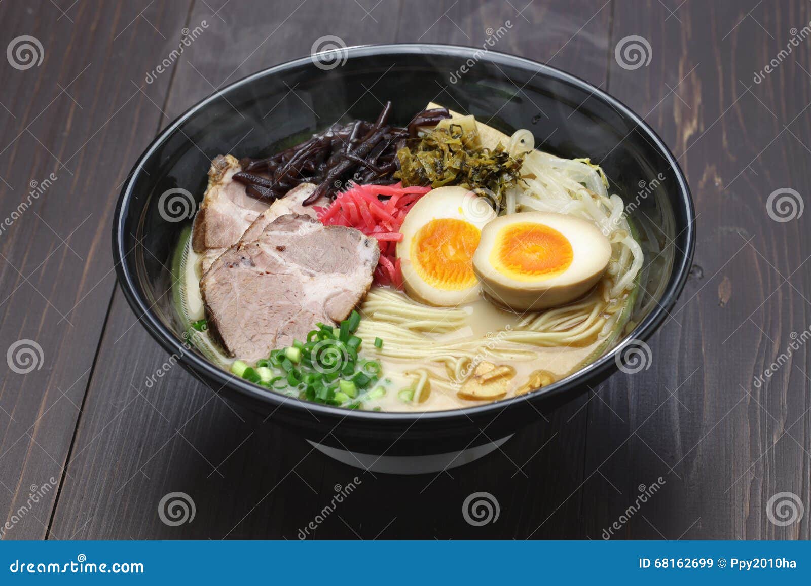 Les Japonais Ramen Des Nouilles Image stock - Image du moutarde, japonais:  68162699