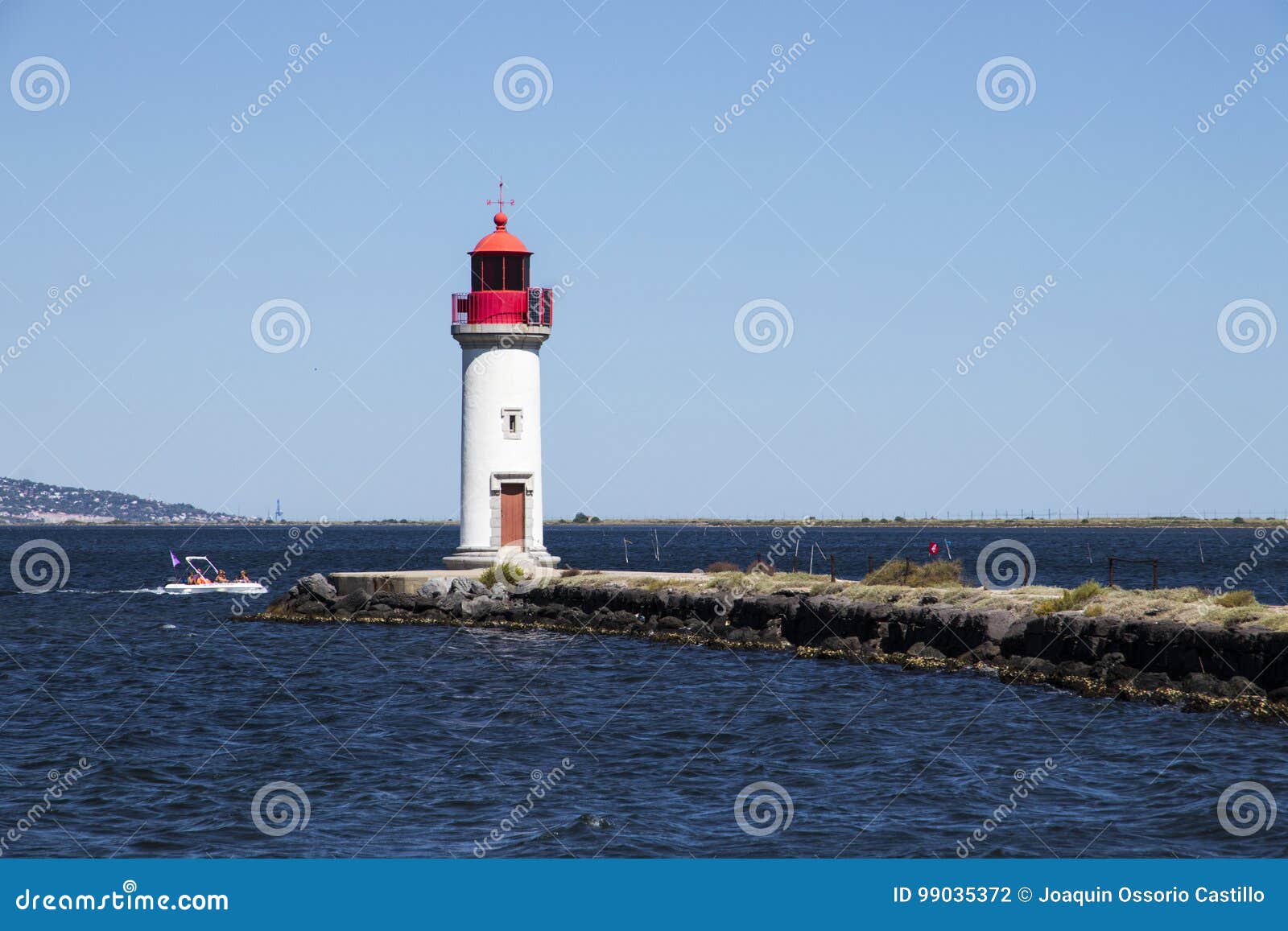les onglous lighthouse, agde, france