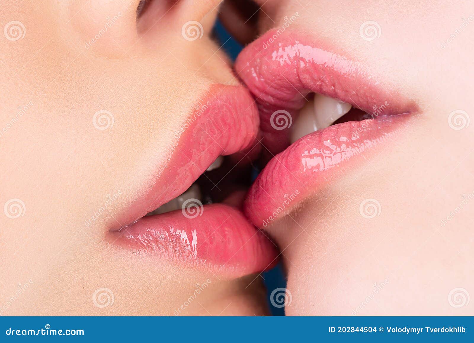 Lesbian Japanese Tongue Kiss